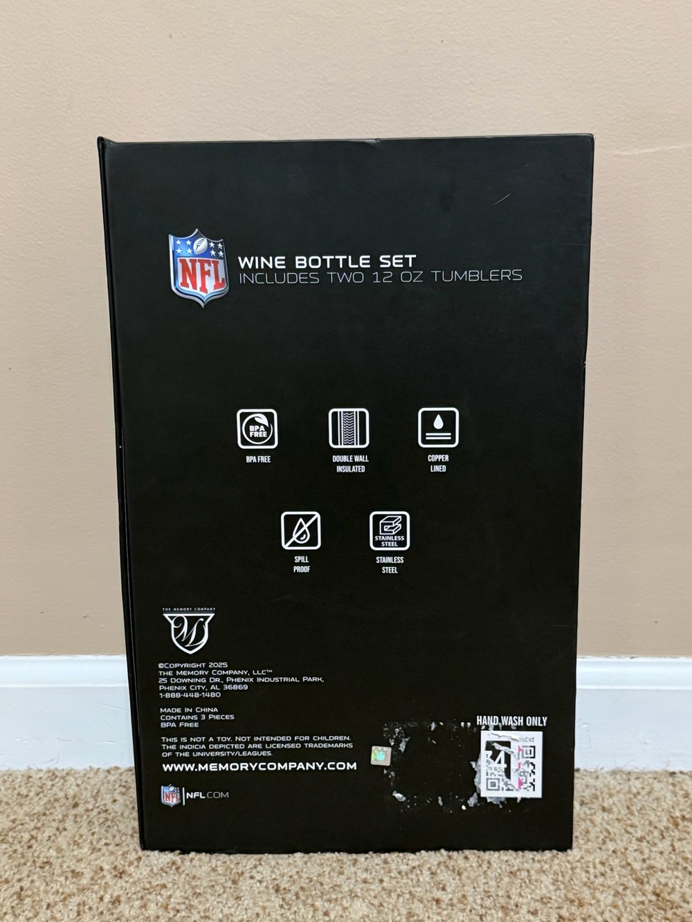 NFL Philadelphia Eagles Wine Bottle Set - Black & White Accents - Picture 2 of 7